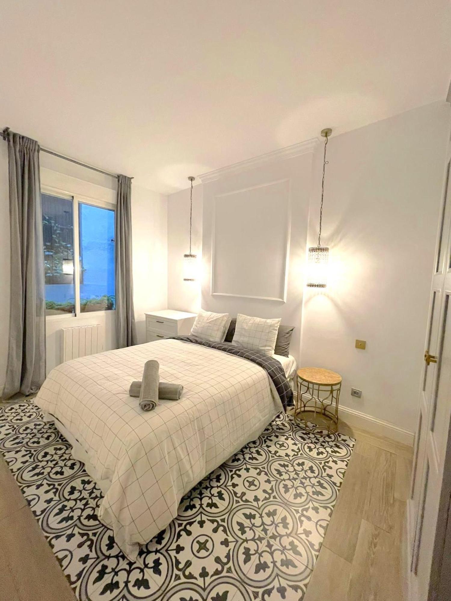 New In City-center, Gran Via Apartment *